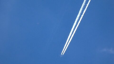 07.07.2022 (1053 and 1059) NEUK - Comparing Lufthansa Trails