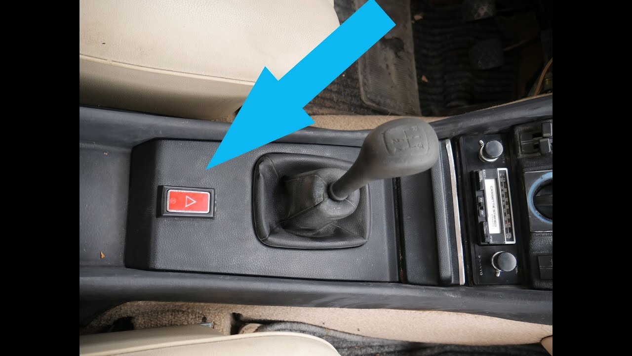 Mercedes Benz W116 - Comment démonter le panneau de la console centrale tutorial