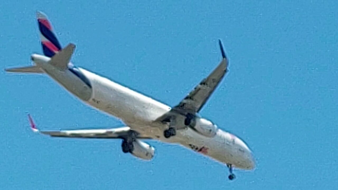 Airbus A321 PT-MXL coming from Guarulhos to Fortaleza