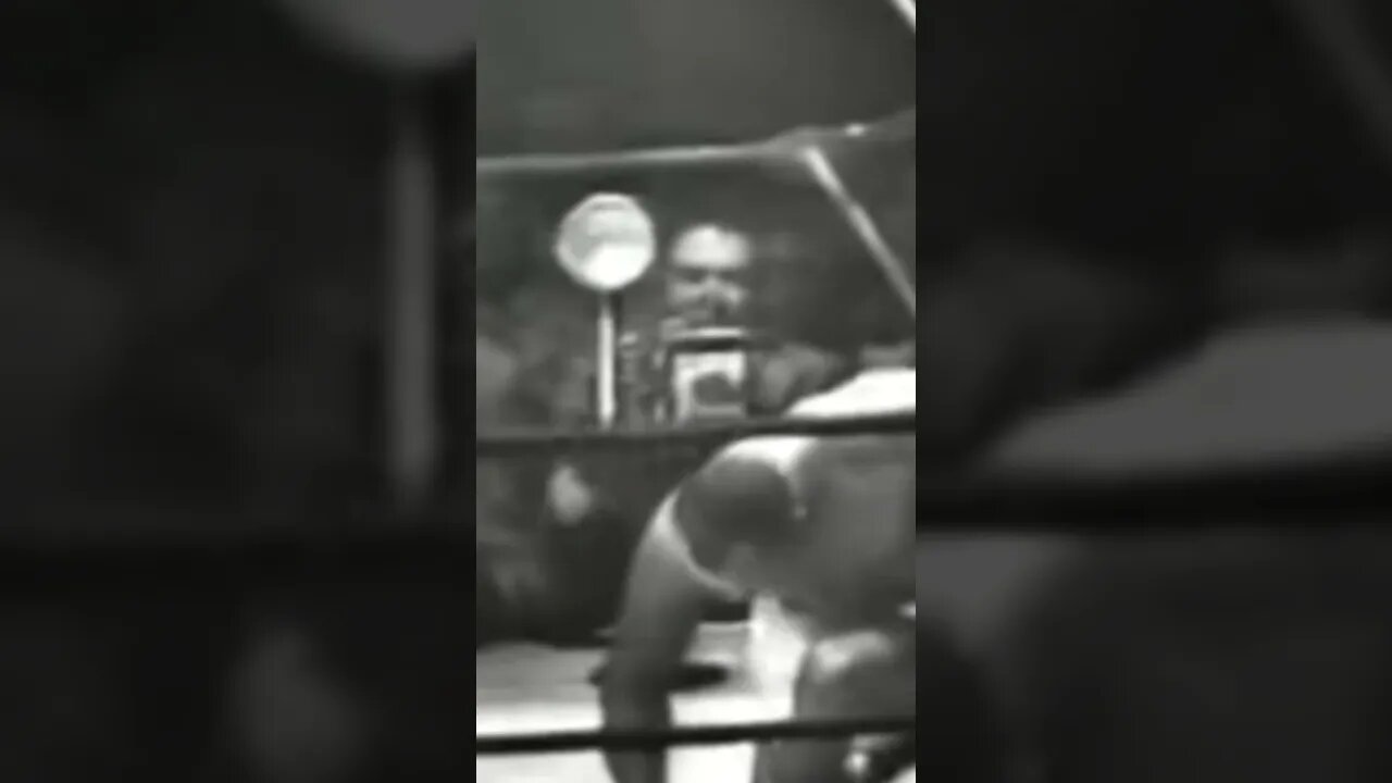 Rocky Marciano's "Suzie Q" right hook destroys Jersey Joe Walcott September 23, 1952