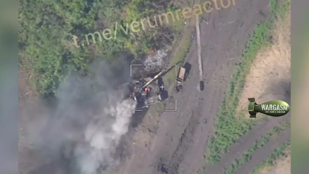 Ukrainian tank drives over an anti-tank mine near Kleshchevka