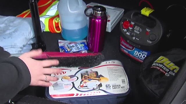 10 items to carry in your car this winter