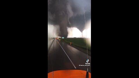 When have over 50 tornadoes 🌪️ hit before a hurricane?
