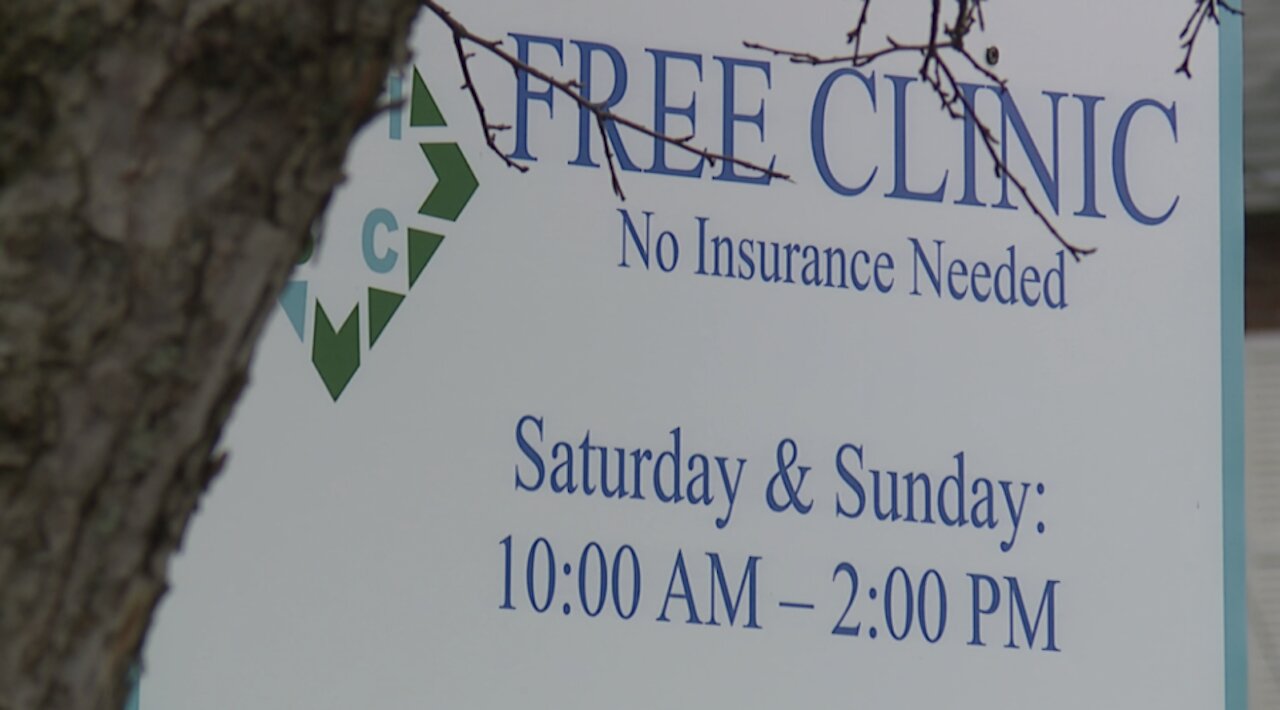 Mosque clinic offers free medical care to anyone in need
