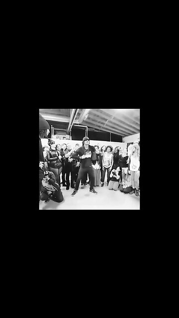 LES TWINS | Larry Freestyle To PYRMDPLAZA - Just Say (CLEAR AUDIO)