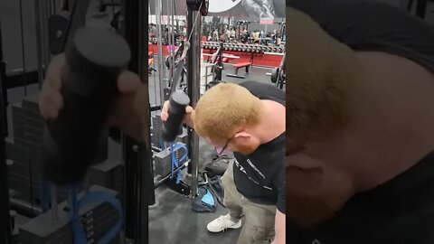 Elbow brutality side pressure training.