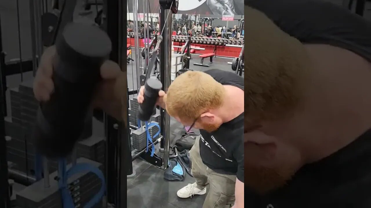 Elbow brutality side pressure training.