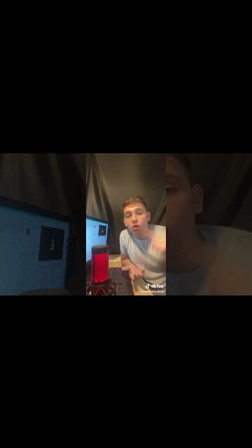 Un estafador sincero al menos ....