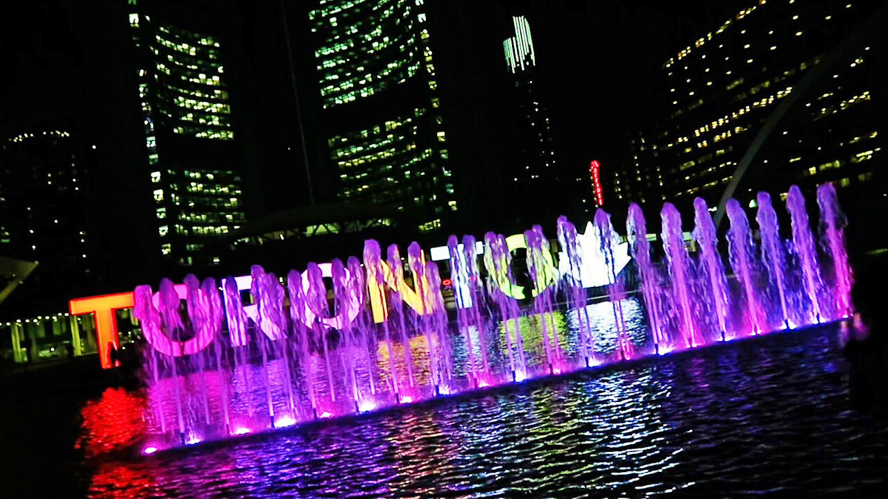 Toronto glowing 3D sign