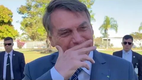 Bolsonaro fica revoltado e elogia discurso de Michelle