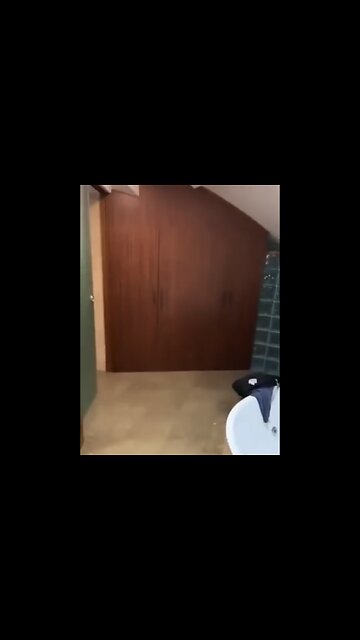 SECRET UNDERGROUND TUNNEL🕳️🚪🏩🛄HIDDEN AT POPULAR HOTEL🏩🚇🛅💫