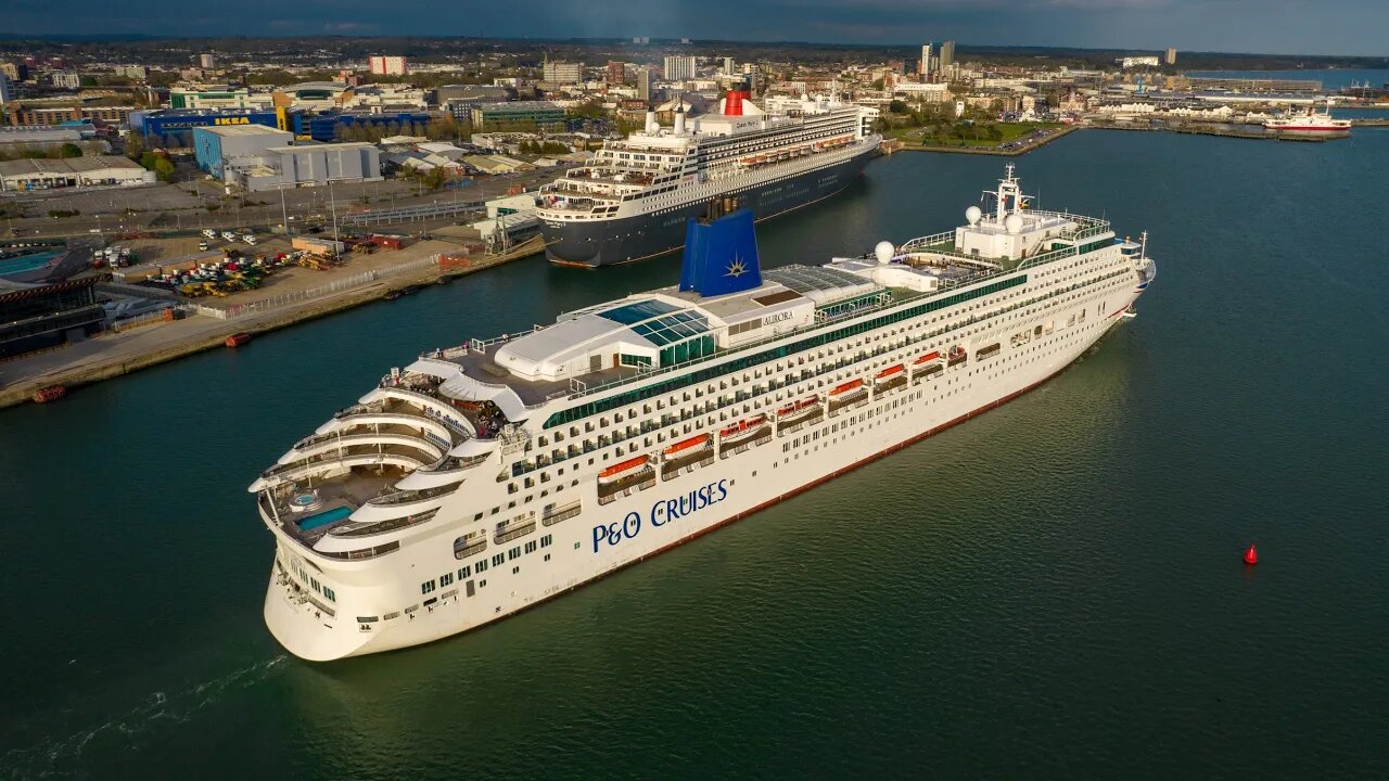 P&O Aurora departs & Cunard Queen Mary 2 with tech issue at 101 28/04/2023 4k drone footage