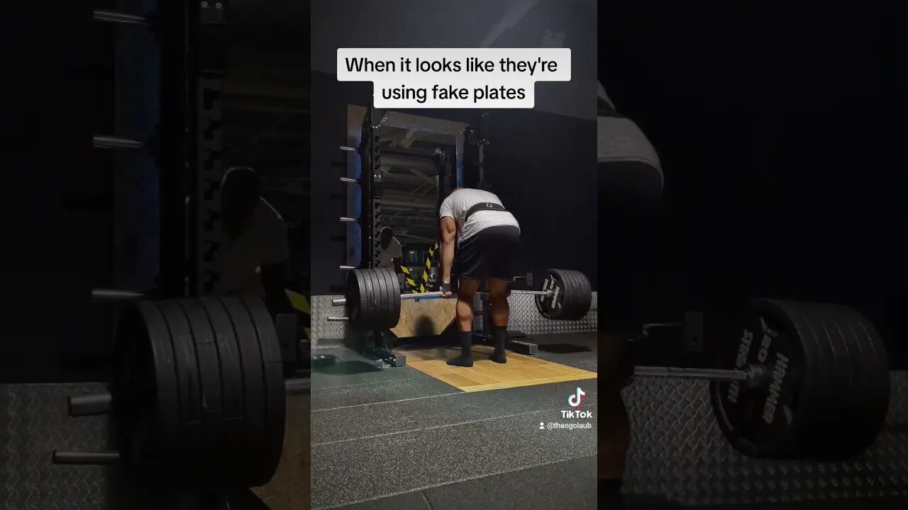 Making the plates look sus 😅 #fitness #gym #bodybuilding #rdl #viral #gymviral