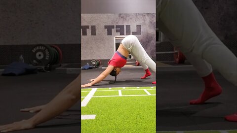 HOW TO RELEASE TIGHT HAMSTRINGS FOR SIDE SPLITS #SHORTS