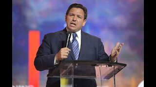 Poll: Near Majority of Florida Voters Support DeSantis' Migrant Flights