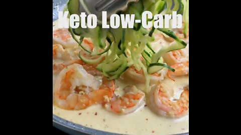 KETO LOW-CARB CREAMY GARLIC ZUCCHINI NOODLE SHRIMP ALFREDO