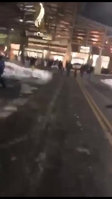 Aurora mall shoppers panic after gunshot rumor