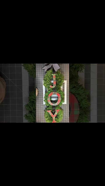 How to Make a Christmas Wreath | How to Decoupage | #shorts #julieswreathboutique