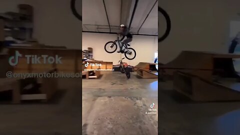 jumping ebike #bike #cycling #ebikelife #electricbike #trend #mountainbike #ebike #oregon #fyp #fail