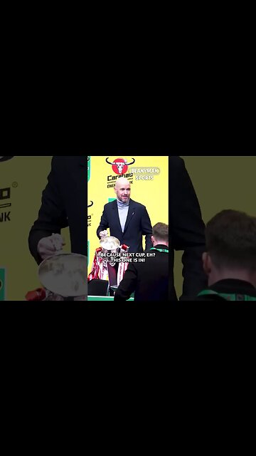 Erik ten Hag FORGETS the Carabao Cup trophy as he leaves his press conference 😂