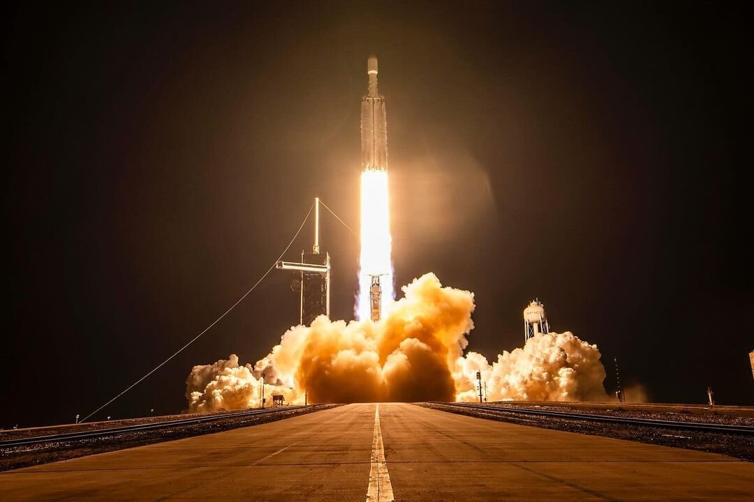 At dawn at the gateway to Mars, the launch of the Starship's second test flight