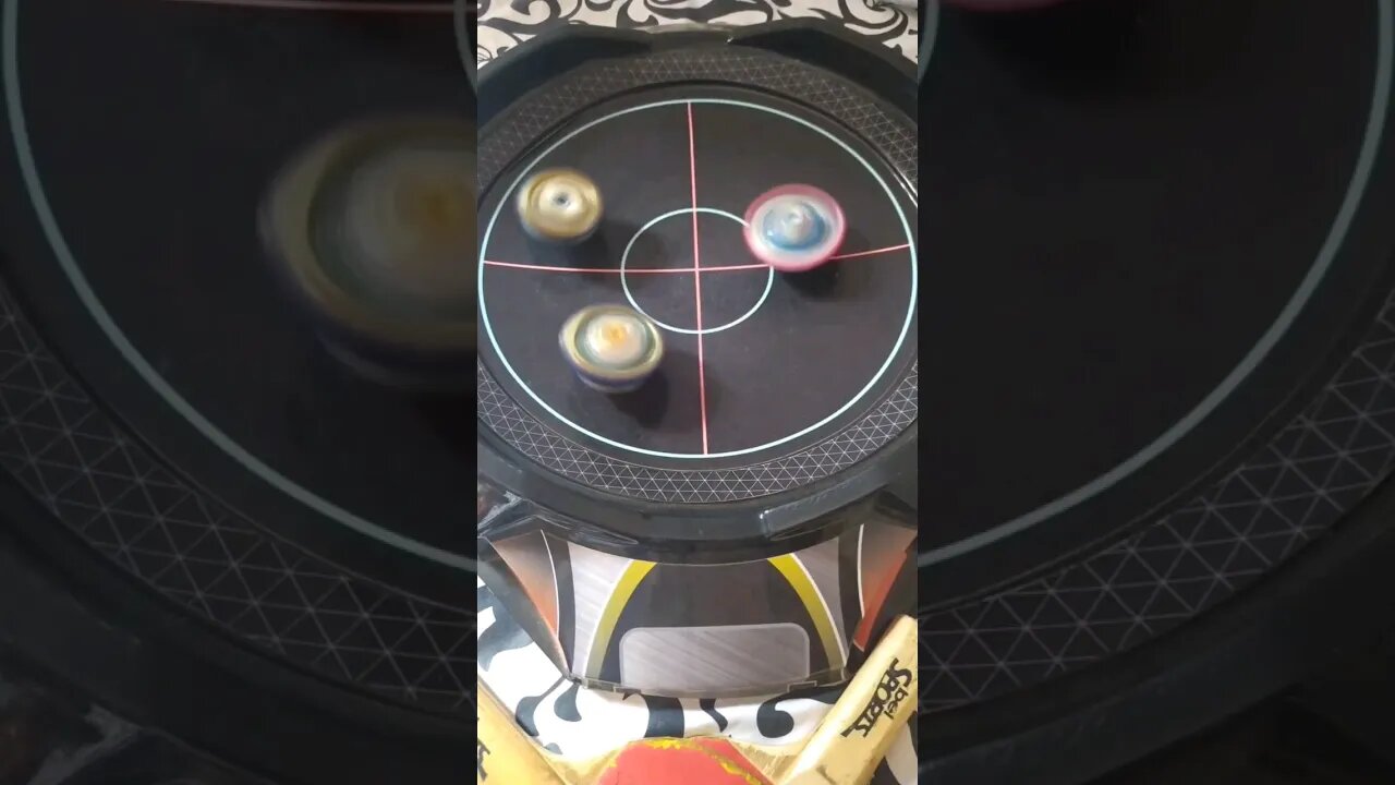 VALTRYEK vs 2 FAFNIR #batalhadebeyblade #beybladeburst #beyblade