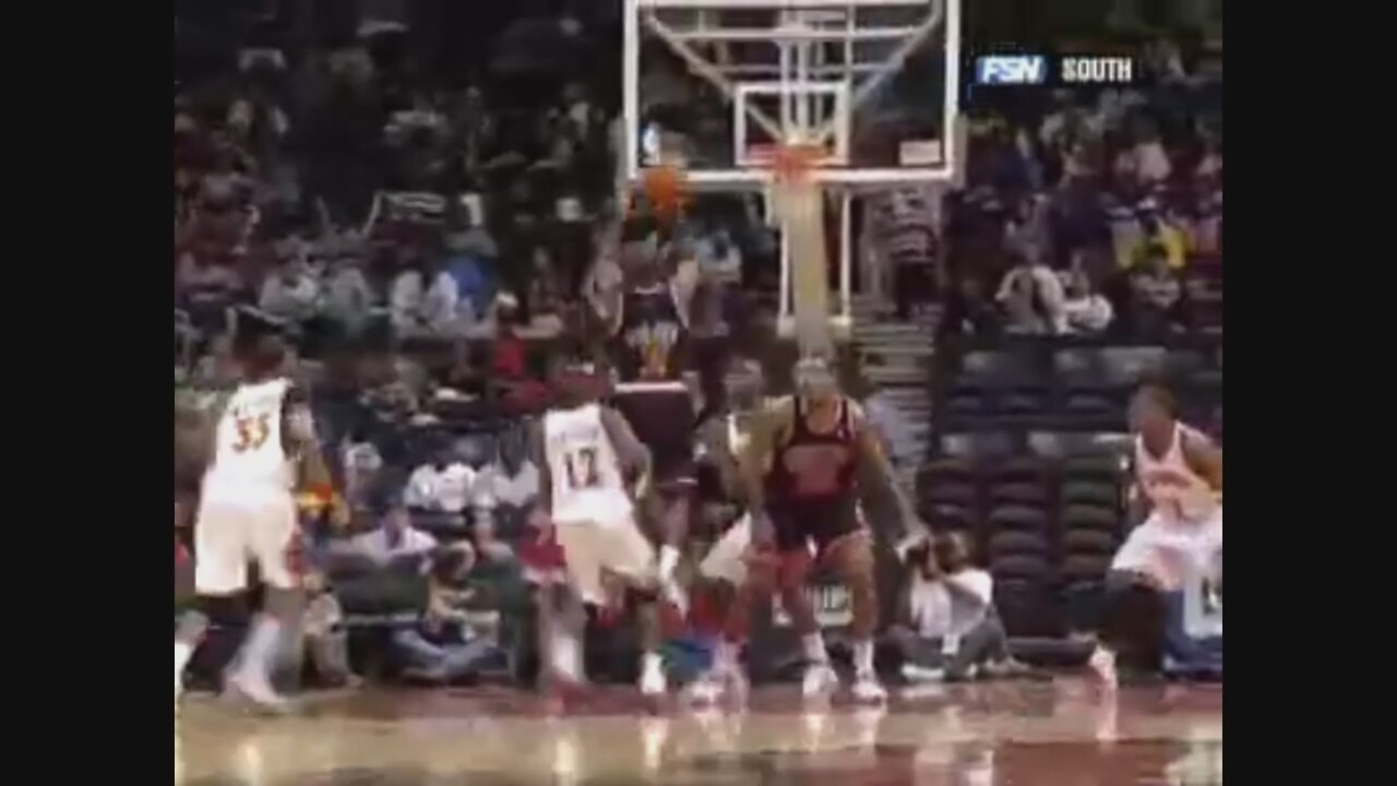 Ben Gordon 23 Points @ Hawks, 2006-07.