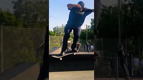 Joey O’Brien back smith grind backside 360 out at Stonecliffe #skatepark #skateboarding #skate