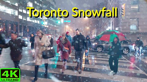 【4K】Toronto first snowfall Downtown Christmas lights 🎄Snowy night walk Canada 🇨🇦