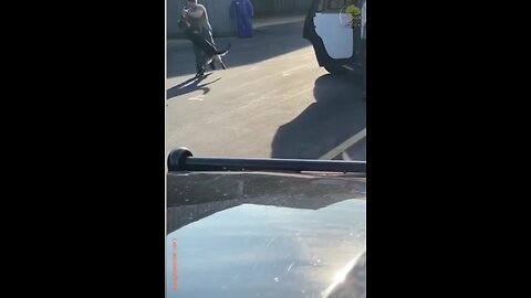 North Carolina Police 👮 officer chokes and slams his K9