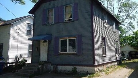 931 Clarence Street, Kalamazoo, MI Presented by Richard Stewart.