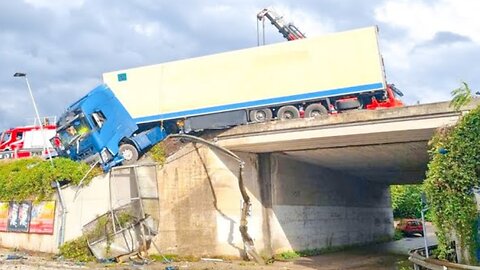 TOTAL Dangerous UNBELIEVABLE IDIOTS TRUCK & CAR CRASHING Compilation ! Bad DAY AT WORK FAIL 2024