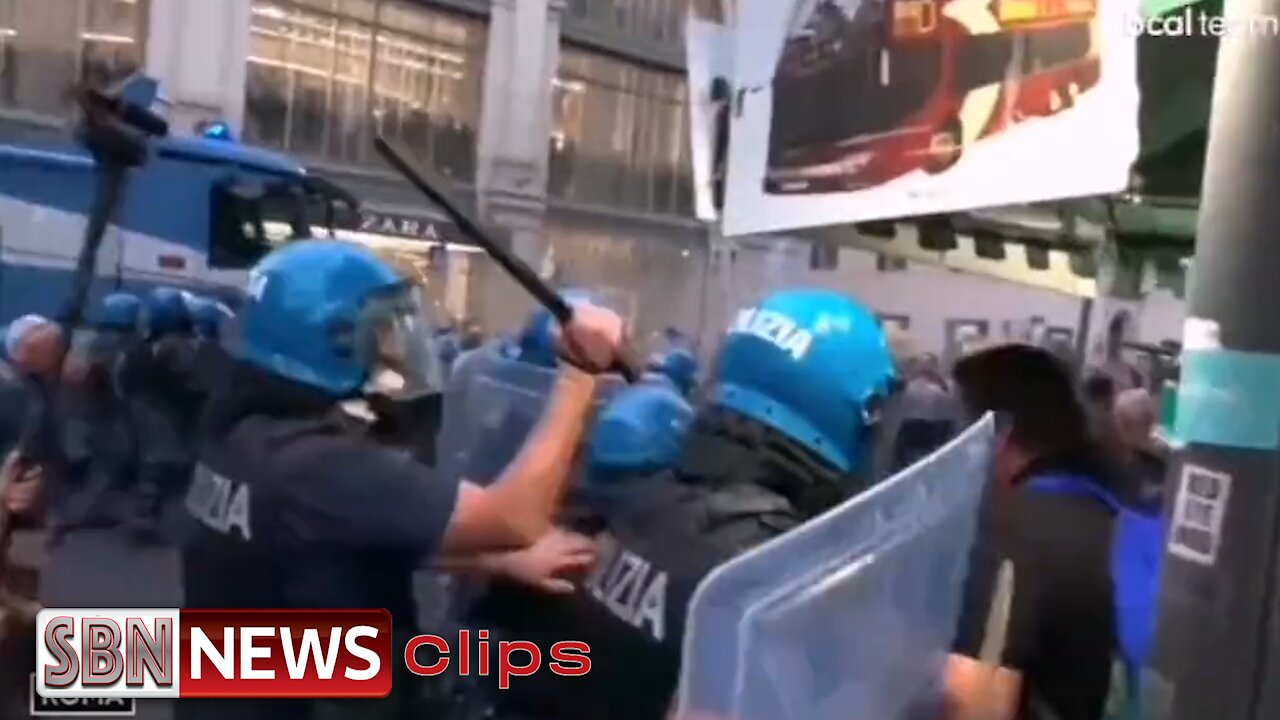 Italians Protesting Medical Tyranny & The Blue Helm Officers Beat Them - 4461