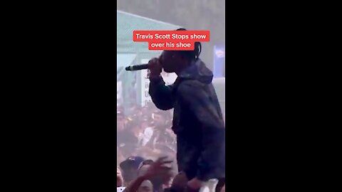 Travis Scott Stops Show - Over His Shoe