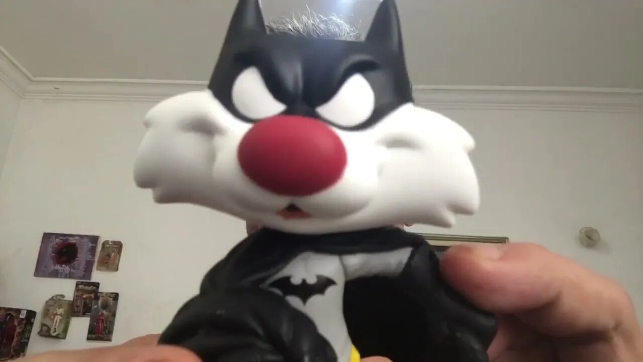 Sylvester as Batman unboxing review do BatFrajola da turma di Pernalonga