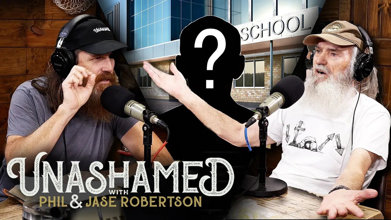 Uncle Si Gets Heckled for Drug Money & Jase Faces His High School Rival | Ep 755