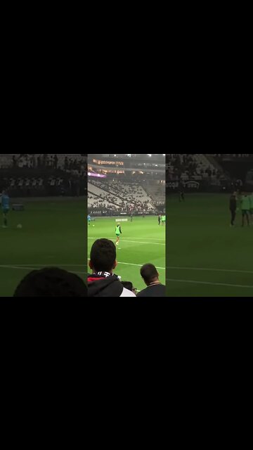 Torcida do Corinthians vaiando Deyverson no Itaquerão