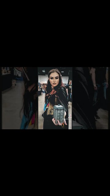 👉 #TARDIS VS #LADIES OF #COSPLAY #DOCTORWHO 🎶 #SUPERGIRL #KRYSTALHARRIS 🎶 #COMICS #SUBSCRIBE #SHORTS