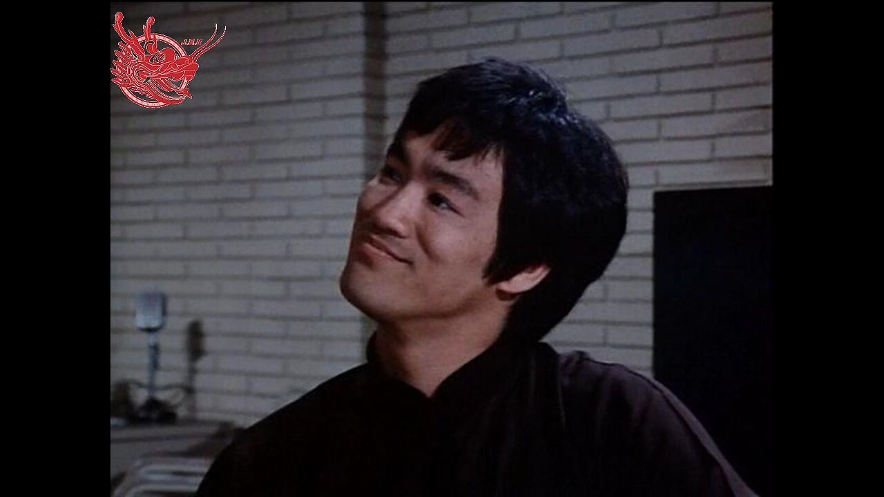 Cross kick Studio Films Bruce Lee Long Street