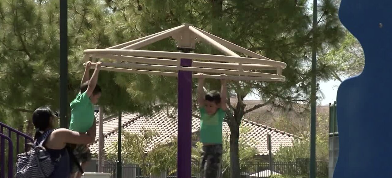 Families flock to local parks with CCSD spring break underway