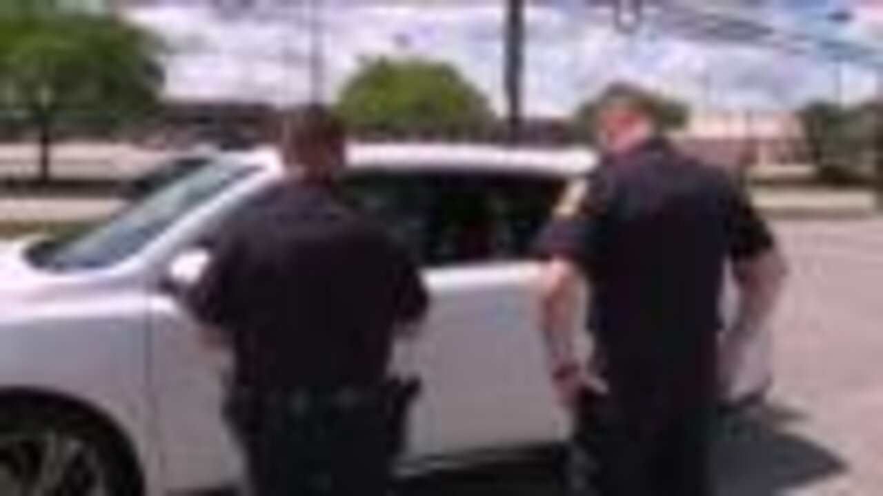 Officers give gift cards instead of tickets to honor fallen comrade on anniversary of his death