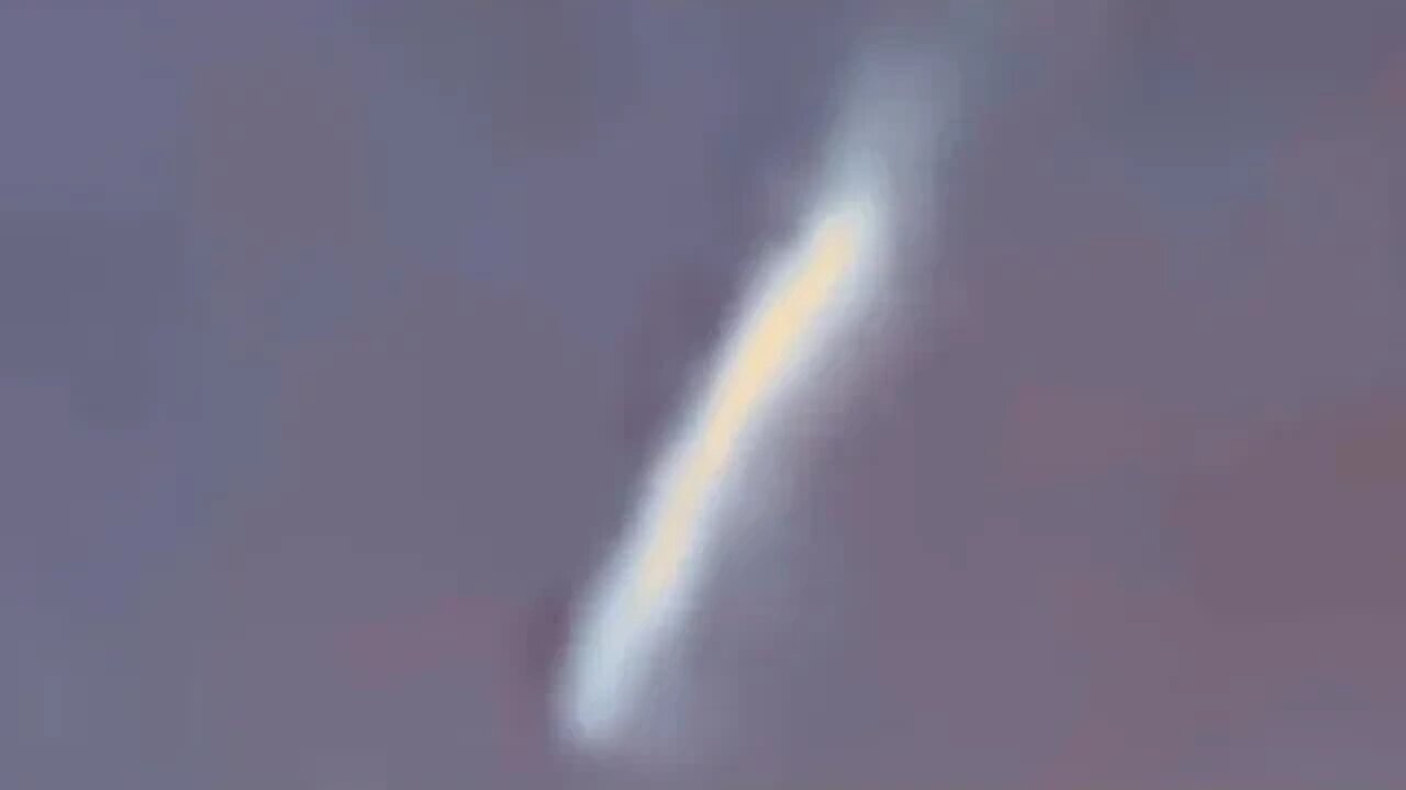 Sphere descending/ Very fast UFO Going into ??? Cigar Shaped