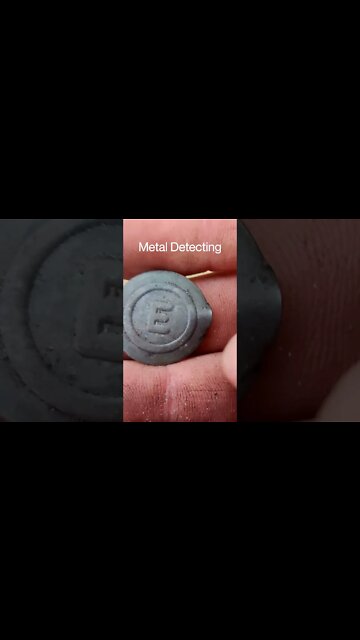 what is this thing? #shorts #metaldetecting #silver #gold #treasure #treasurehunting #like