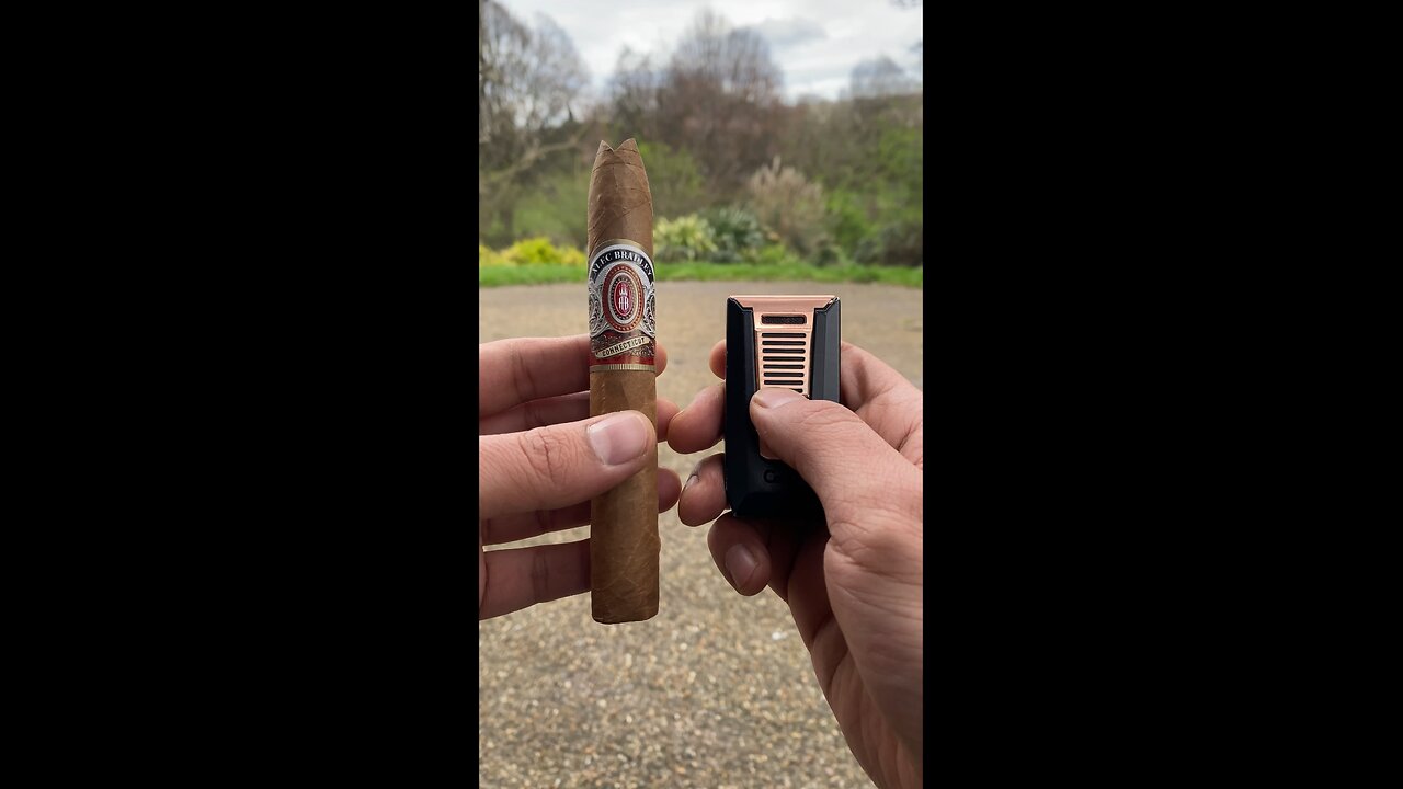 Alec Bradley Connecticut Torpedo 6”1/8 * 52