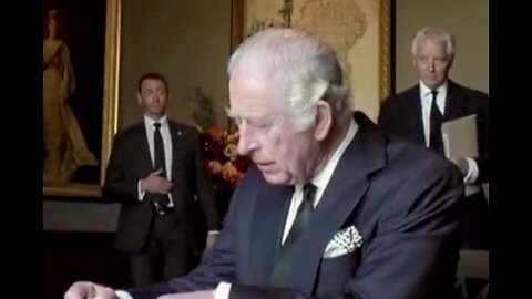 King Charles pissed off about Fountain Pen 😂😂