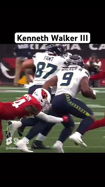 Kenneth Walker III #shorts #footballshorts #nfl #football #Seattle #sports #nflnews #sportsnews