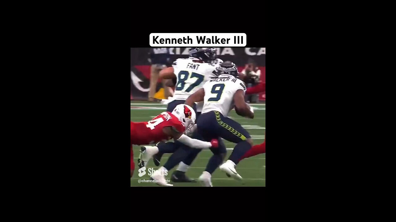 Kenneth Walker III #shorts #footballshorts #nfl #football #Seattle #sports #nflnews #sportsnews