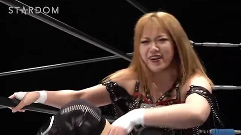 Queen’s Quest (Utami Hayashishita & AZM) vs STARS (Mayu Iwatani & Hazuki)