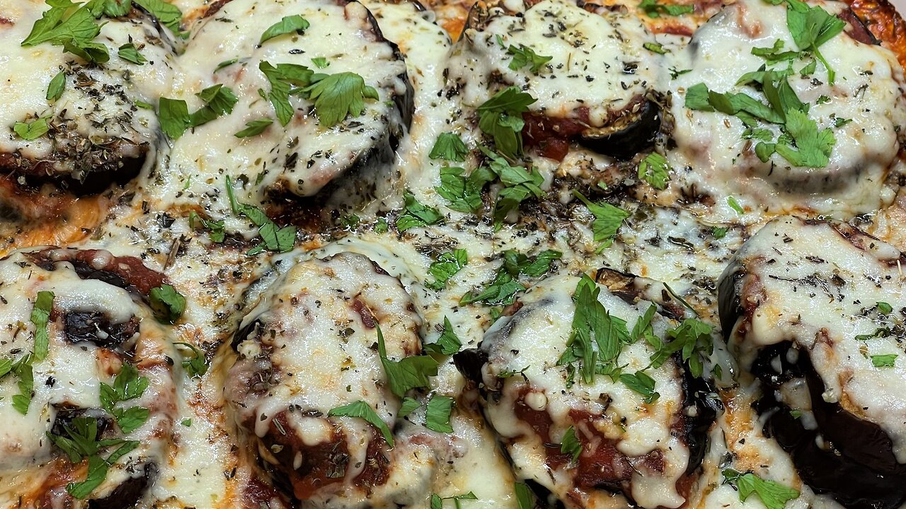 Best Baked Eggplant Recipe I Everyone loves this cheesy eggplant dish! I Gastro Guru