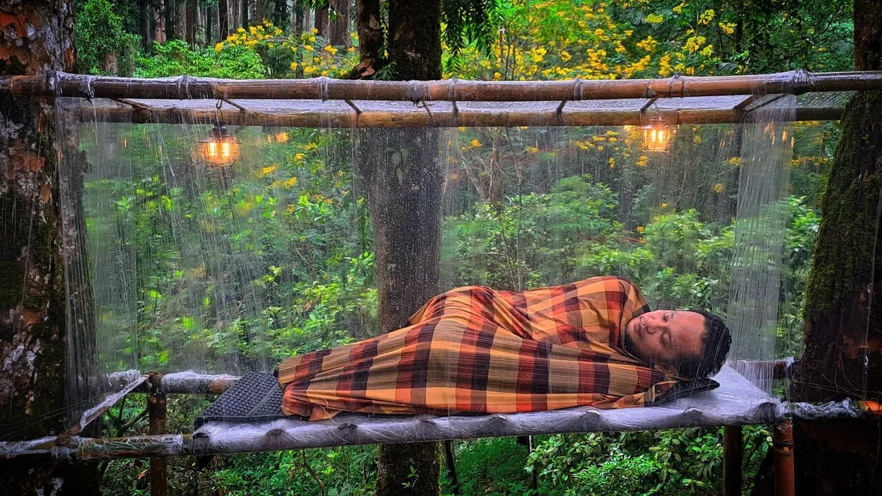 CAMPING HEAVY RAIN‼️ BUILD TRANSPARENT SHELTER USING PLASTIC WRAP.